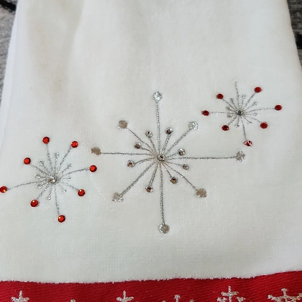 WISH FOR JOY EMBROIDERED RHINESTONES SNOWFLAKES 2-PC DISPLAY TOWEL SET